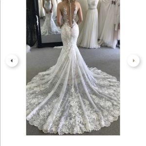 Martian’s Liana 967 wedding gown